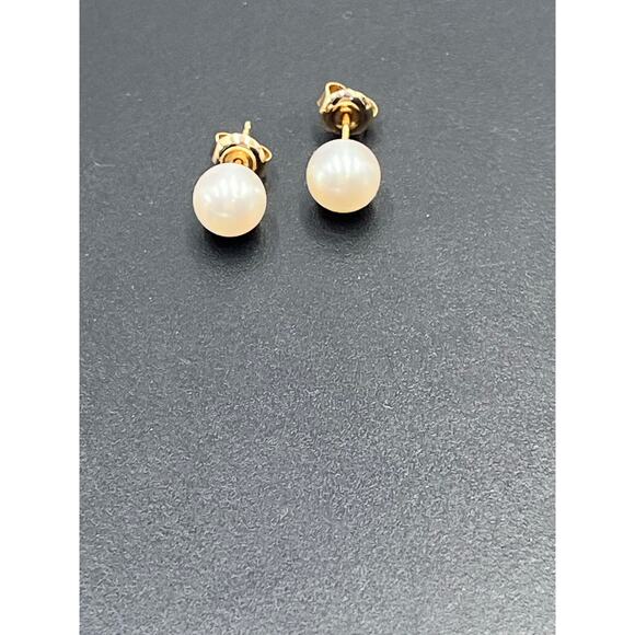 Genuine 14K Yellow Gold Japan
2.1g Stamped K14 Classic 8mm Pearl Stud Earrings - Picture 13 of 13